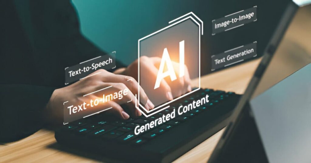 Persona trabajando en una computadora