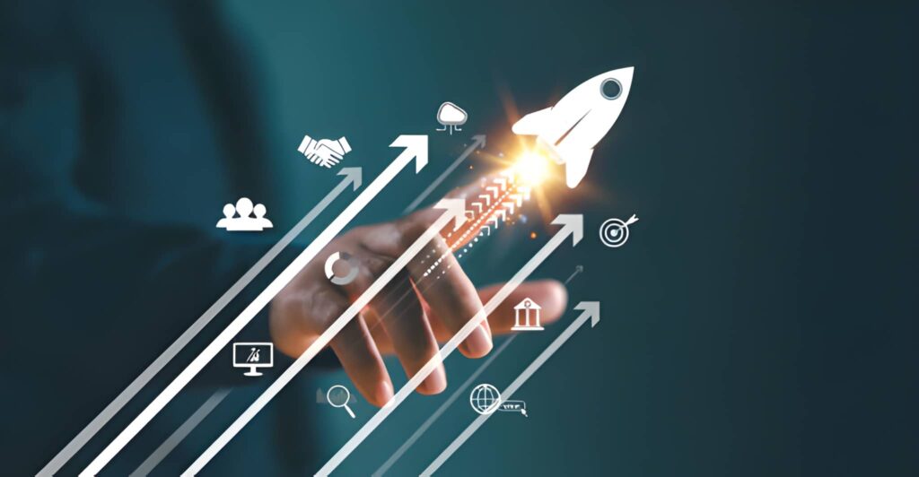 Mano señalando gráfico con cohete y flechas ascendentes con íconos de diversas tareas y objetivos